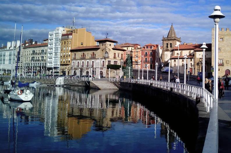 El Encanto De La Fueya Con Parking Gratuito Apartment Gijon Luaran gambar